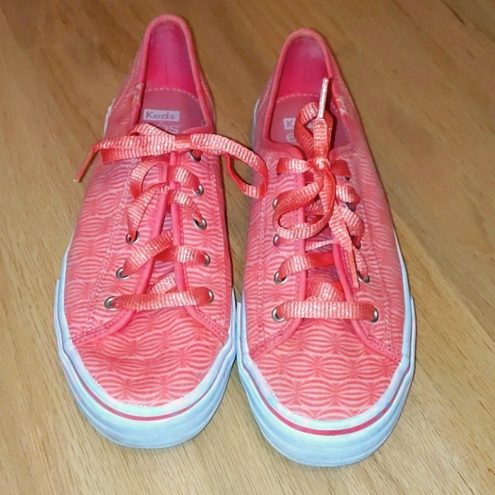EOS Keds Women's Coral low tops size 8.5